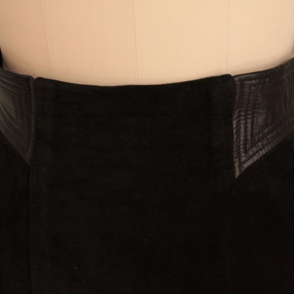 1980’s Danier Black Suede and Leather Skirt - Picture 2 of 5